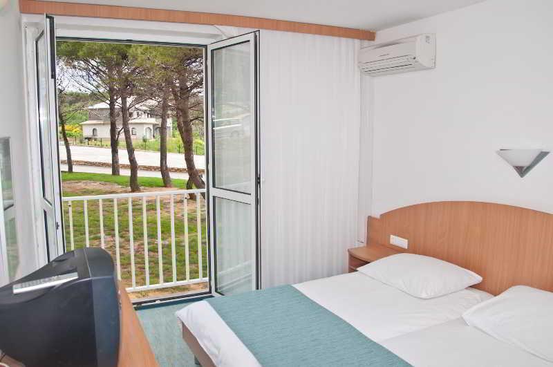 Hotel Sahara Lopar Bagian luar foto